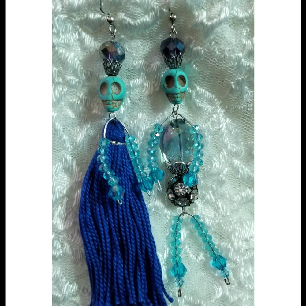 Queen and king earrings